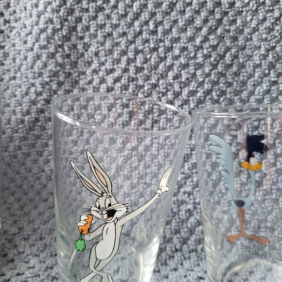 1989 Looney Tunes Glass Tumblers | Set of 4+1 Warner Bros Cartoon Glasses - Picture 2 of 8